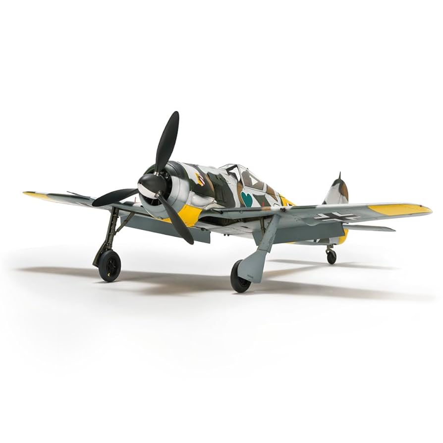 プラモデル完成機　1/32　フォッケウルフFw190A-8 7196g3VSIlL._UF350,350_QL50_.jpg